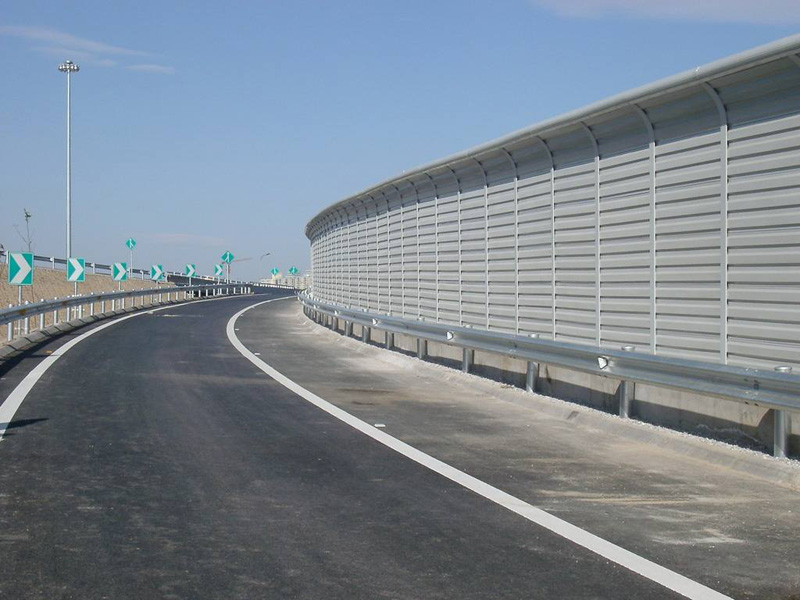 201807211532142316658816.jpg 隔聲屏障2.jpg